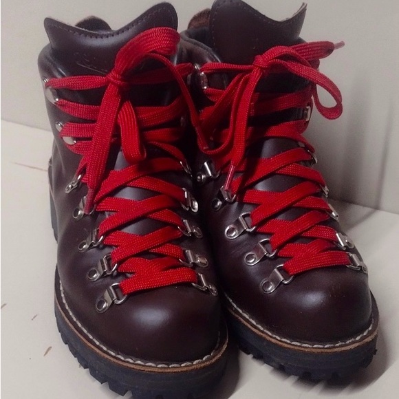 Danner Shoes - USA Handmade Danner Mountain Light Cascade Boots with Red Laces